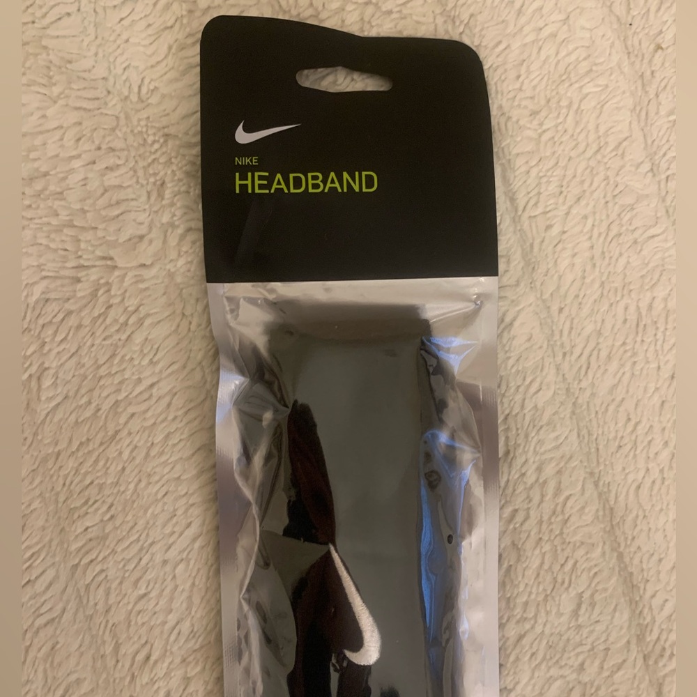 Nike Headband 🖤 - Picture 3 of 4